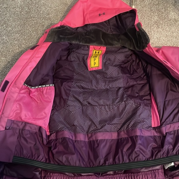 Armour Storm Ski/Snowboard Jacket - Picture 12 of 14